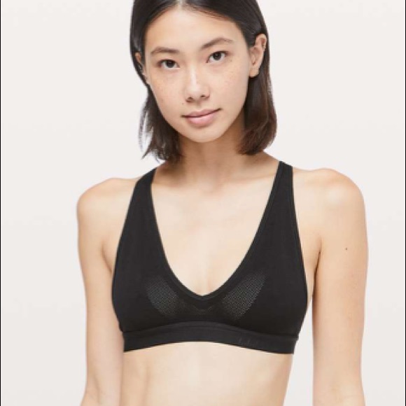 NWT lululemon A Little Bit Closer Bralette BLK - Picture 3 of 8